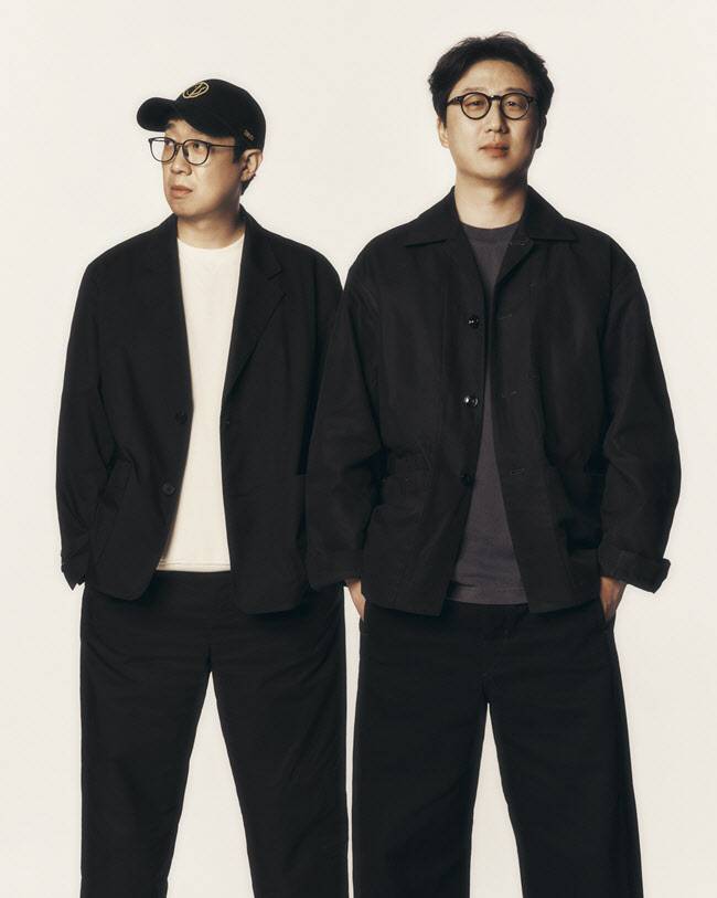 한준희 감독(왼쪽)과 유수민 감독(사진=넷플릭스)