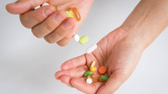 한국의 의료 환경이 역류성 식도염 수술 빈도에 영향을 미친다｜출처: 클립아트코리아