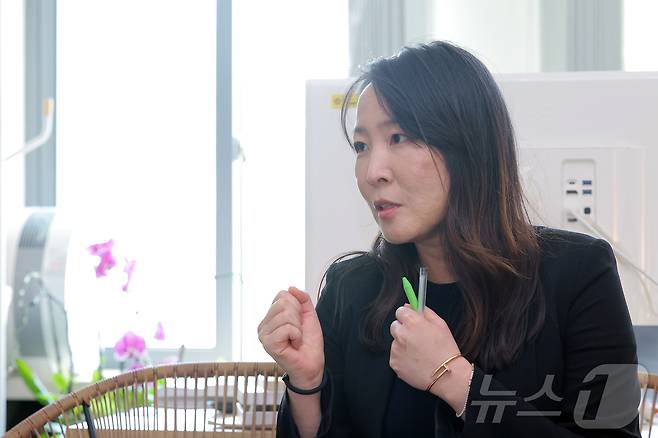 고민희 이화여대 정치외교학과 교수가 28일 오후 서울 서대문구 대현동 이화여자대학교 교수 연구실에서 뉴스1과 인터뷰를 하고 있다. ⓒ News1 박정호 기자