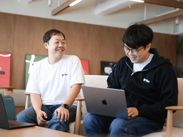 플렉스 김태은 최고제품책임자(왼쪽), 강선구 데이터플랫폼팀 리드