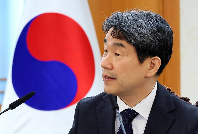 이주호 대통령 권한대행 부총리 겸 교육부 장관이 2일 서울 종로구 정부서울청사에서 열린 국무위원 간담회에서 발언을 하고 있다. /교육부