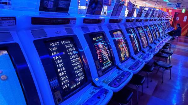 와.. 귀한 슈팅 게임이 한가득. 기판 가격만 해도 장난 아닐듯 하다.