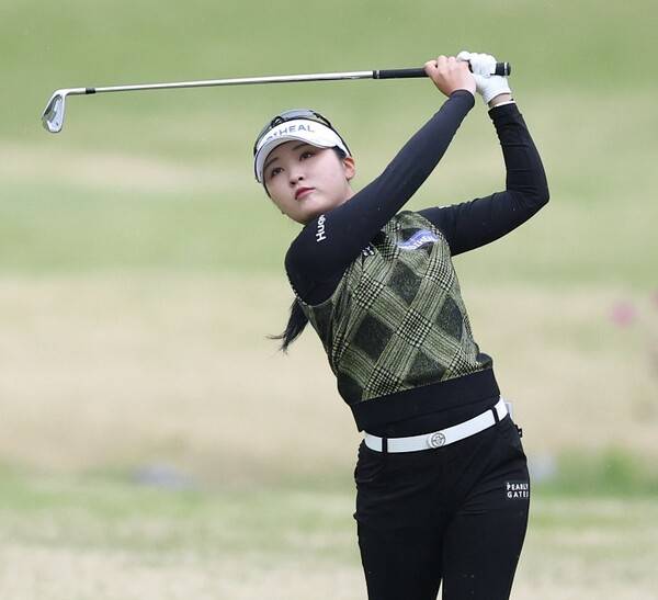 한국여자프로골프(KLPGA) 투어 2025시즌 첫 메이저 대회인 크리스에프앤씨 제47회 KLPGA 챔피언십에 출전한 이예원 프로가 1라운드에서 경기하는 모습이다. 사진제공=KLPGA