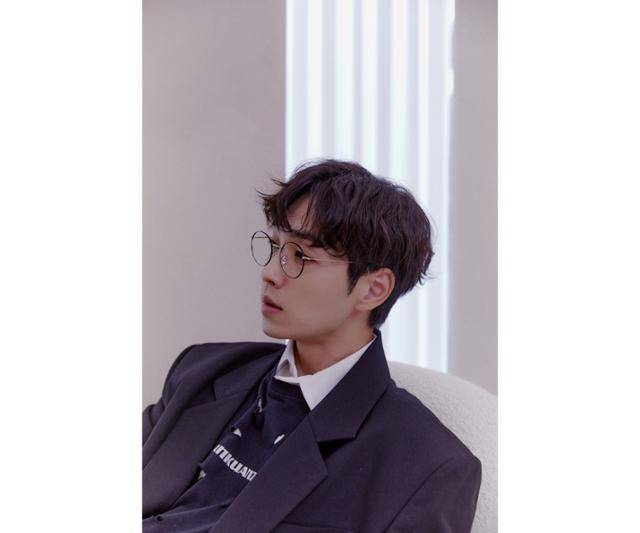 이석훈이 '이석훈의 브런치카페'를 떠나 본업 활동에 집중한다. C9엔터테인먼트 제공