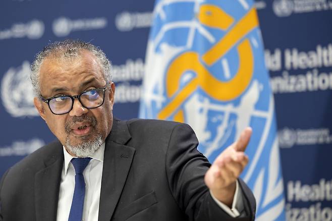 테워드로스 아드하놈 거브러여수스 세계보건기구(WHO) 사무총장이 1일(현지시간) 스위스 제네바 WHO 본부에서 열린 유엔 특파원 협회(ACANU) 기자회견에서 발언하고 있다. EPA연합뉴스