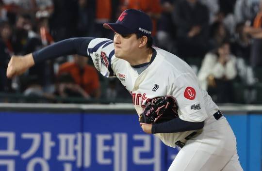 시즌 8세이브 김원중. 사진[연합뉴스]