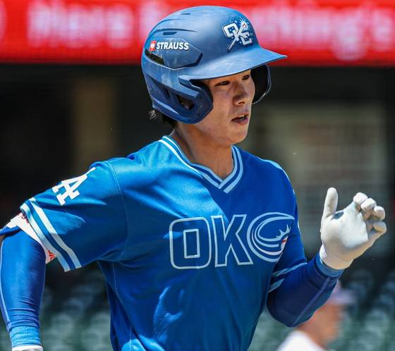 트리플A에서 활약 중인 김헤성이 더블헤더 경기에 선발 출전해 안타를 추가했다. 사진은 2025시즌 LA다저스 산하 트리플A팀 오클라호마시티 코메츠에서 활약 중인 김혜성의 모습. /사진=MILB 홈페이지 캡처