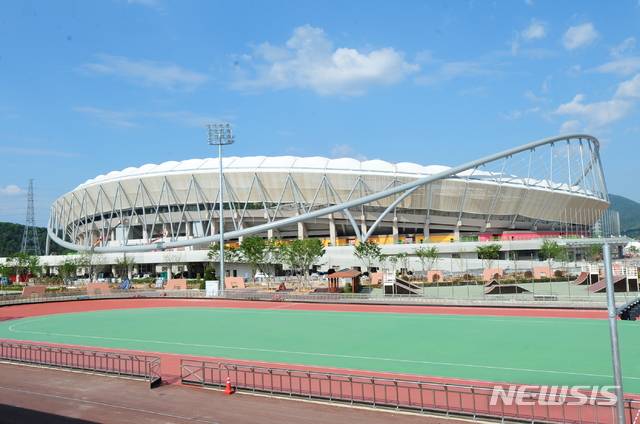 [진주=뉴시스] 진주종합경기장 전경.