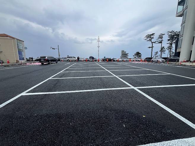 강릉커피거리 인근에 조성한 공영주차장. 강릉시 제공