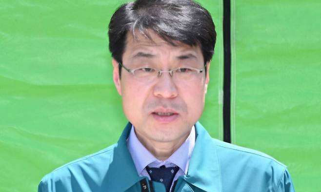 김정기 대구시장 권한대행이 산불 관련 브리핑을 하고 있다. 대구시 제공