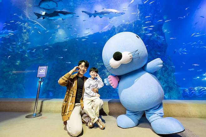 롯데월드 아쿠아리움과 귀여운 아기 해달 ‘보노보노’