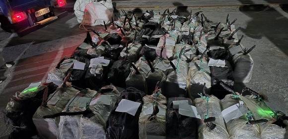 외국 선박에서 적발된 코카인. 연합뉴스