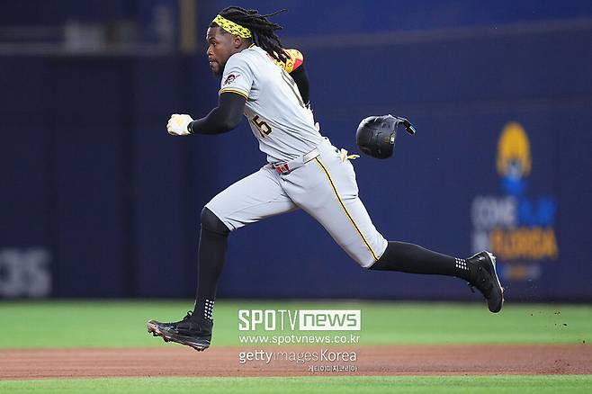 ▲ 엄청난 파워는 물론 폭발적인 스피드도 가지고 있는 크루스는 올해 40-60 페이스를 향해 나아가고 있다