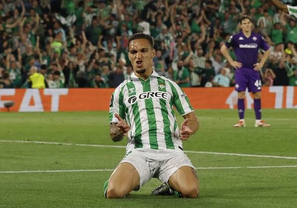 ▲ 레알 베티스에서 임대 생활 중인 안토니가 피오렌티나를 상대로 놀라운 골을 터뜨렸다. ⓒ연합뉴스/REUTERS