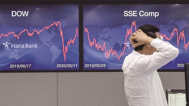 PBR 0.2배 미만의 저평가 기업을 증시에서 퇴출해야 한다는 주장이 나온다.[사진｜뉴시스]