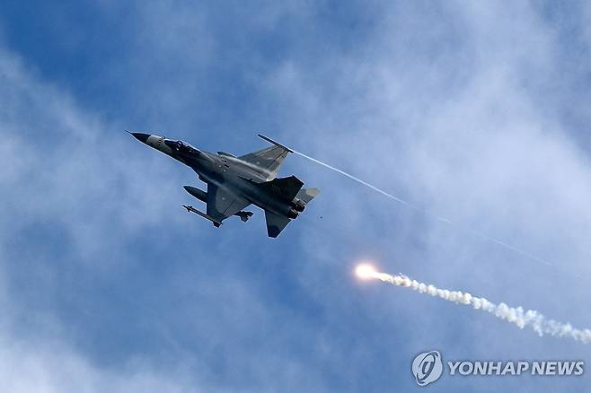 대만 IDF 전투기 훈련 자료사진 [EPA 연합뉴스 자료사진]