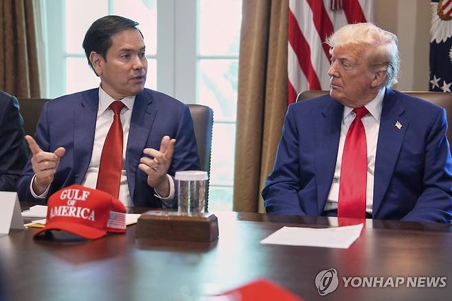 마코 루비오 국무장관(좌측)과 도널드 트럼프 미국 대통령 [AP 연합뉴스 자료사진]