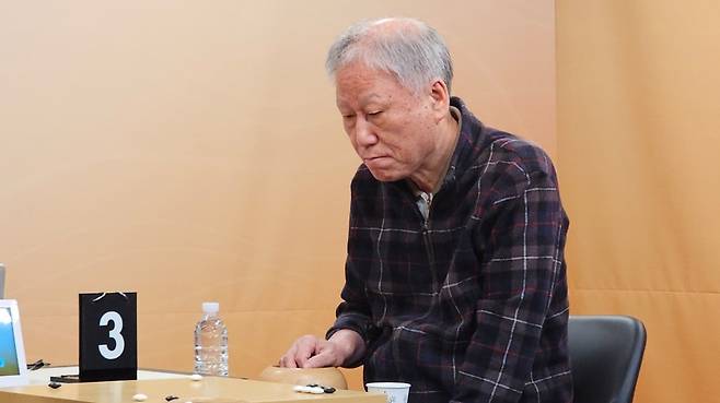 서봉수 9단이 통산 1천800승을 달성했다. [한국기원 제공. 재판매 및 DB 금지]