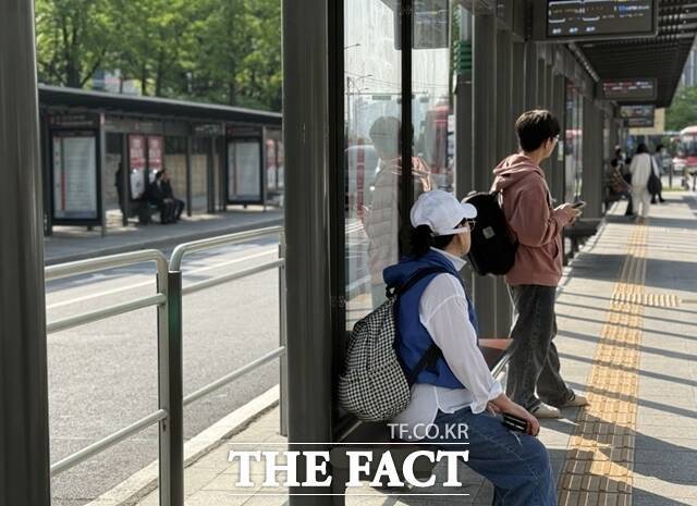 서울 시내버스 노사가 임금단체협약 합의점을 찾지 못한 가운데 노조는 8일 예정된 전국자동차노조 지역 대표자 회의 등에서 추가 투쟁 계획을 결정할 방침이다. /정인지 기자