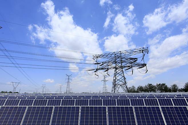 태양광 발전이 사고 발생 시 더 취약한 이유 중 하나가 ‘관성이 없기 때문’이다. 게티이미지