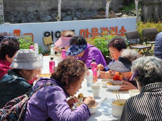 ▲ 원주 원인동마을관리소에서 비빔밥 나눔 데이 행사가 열렸다.