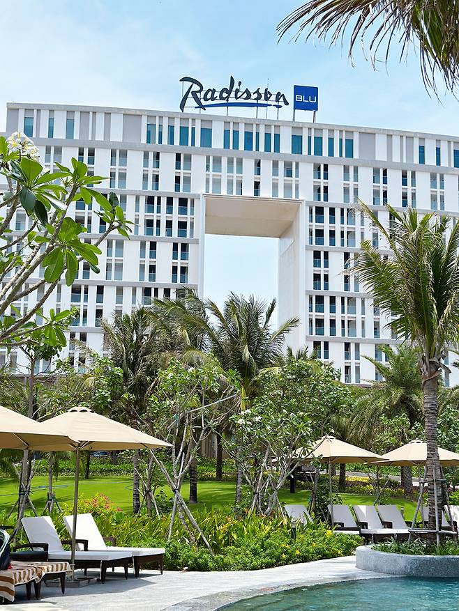 래디슨 블루 깜라인 리조트와 수영장 /사진=권효정 여행+ 기자