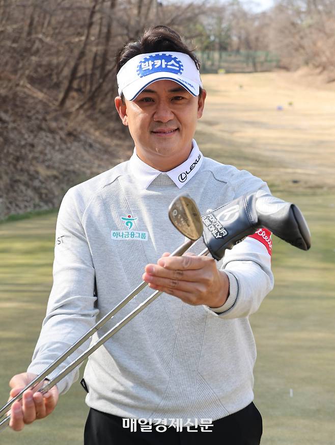 GS칼텍스 매경오픈에서 두차례 우승한 박상현이 이번 대회에서 진행중인 선수 애장품 선물 증정 이벤트에 자신의 프로 첫 우승 당시 사용했던 퍼터와 웨지를 내놓았다. 이충우 기자