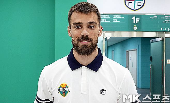 강원 FC 수비 핵심 강투지. 사진=이근승 기자