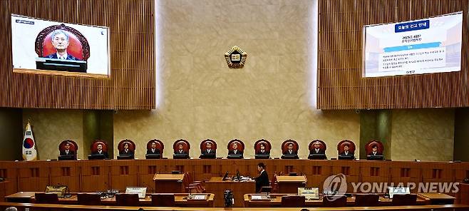 조희대 대법원장을 비롯한 대법관들이 1일 서울 서초구 대법원에서 더불어민주당 이재명 대선 후보의 공직선거법 위반 사건 상고심 선고를 위해 참석해 있다. 연합뉴스