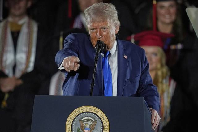 도널드 트럼프 미 대통령이 지난 1일(현지 시간) 알래바마주에서 연설하고 있다. AP연합뉴스