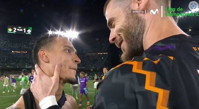 안토니(왼쪽)와 다비드 데 헤아. /사진=중계 화면 갈무리