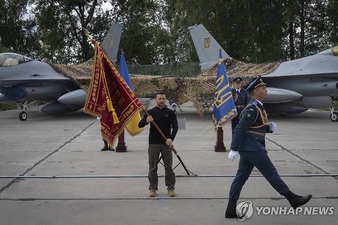 우크라이나 공군의 F-16 전투기 [AP 연합뉴스 자료사진. 재판매 및 DB 금지]