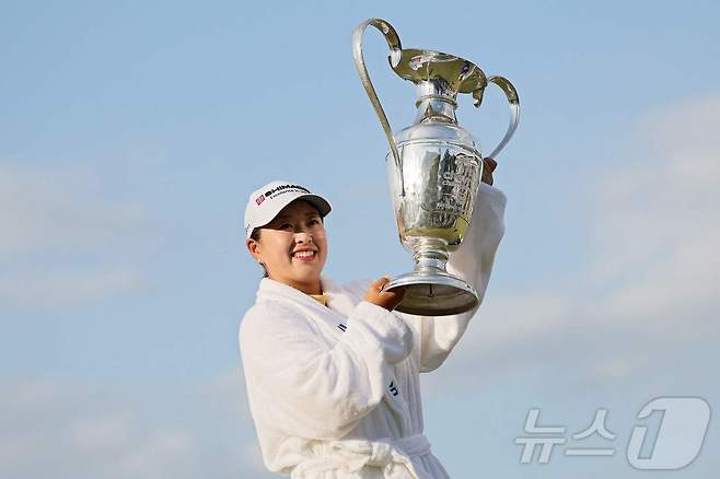 올해 미국여자프로골프(LPGA) 첫 메이저 대회에서 우승을 차지한 사이고 마오.  ⓒ AFP=뉴스1
