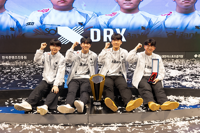 DRX가 4일 대전e스포츠경기장에서 열린 펍지 모바일 프로 시리즈 2025 시즌1 우승을 차지했다. 사진 | 크래프톤