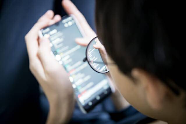 어린이 스마트폰 사용(제공=이미지투데이)