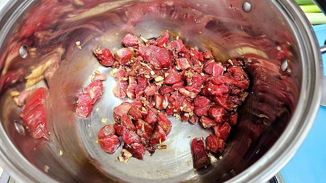 20250503_113251.jpg 혼자사는 동생 구호식량 해주기