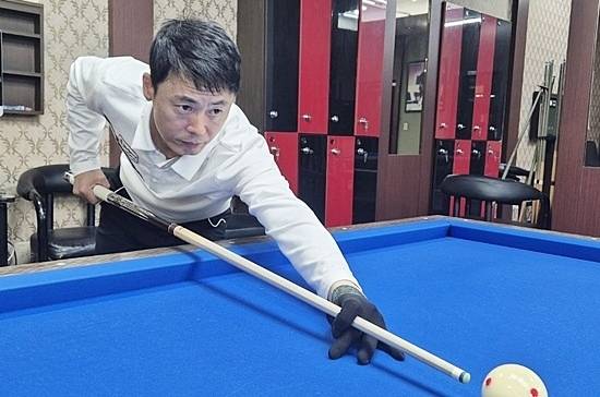 전 TS샴푸 멤버 문성원이 4시즌만에 PBA 1부투어에 복귀했다. 문성원은 과거 자신의 발목을 잡았던 문제점을 고쳤고, 오랜만에 밟는 1부무대서 달라진 경기력을 보여줄 자신이 있다고 했다. (사진=문성원 제공)