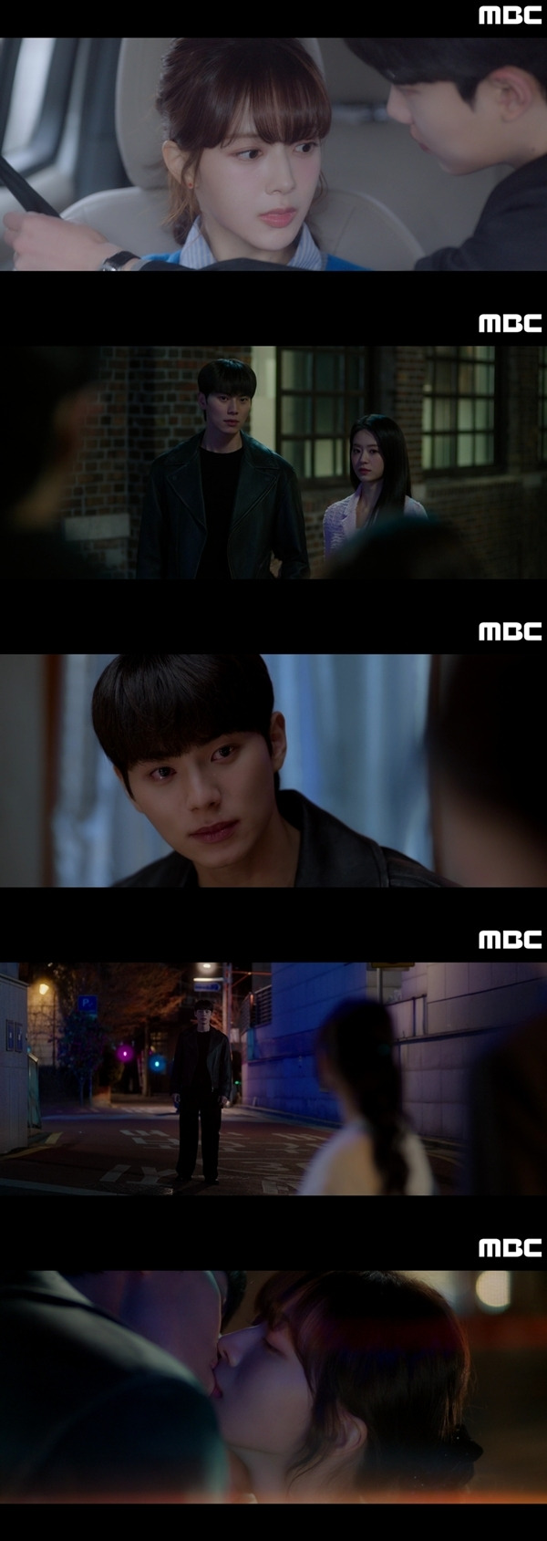 지난 3일 방송된 MBC 금토드라마 ‘바니와 오빠들’ 8회에서는 어지러이 얽혀있던 네 남녀의 관계가 정리되면서 마침내 바니(노정의 분)와 황재열(이채민 분)의 사이도 연인으로 완벽히 정의됐다.