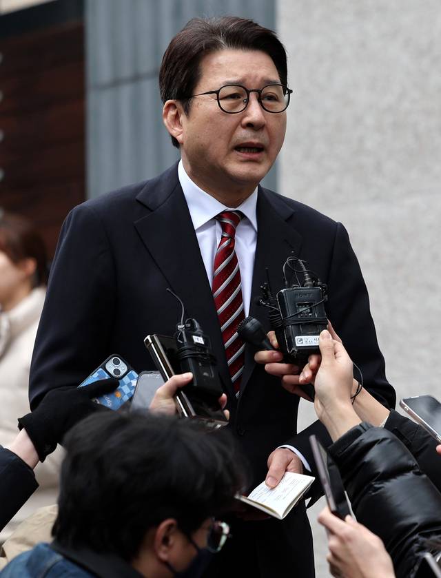 신동욱 국민의힘 수석대변인이 취재진 질문에 답하고 있다. 뉴시스