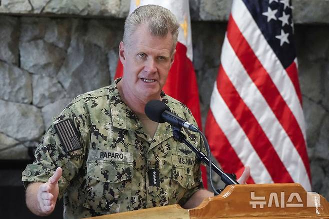 [바기오=AP/뉴시스] 새뮤얼 퍼파로 미군 인도태평양사령관이 2024년 8월29일 필리핀 북부 바기오에서 기자회견하는 모습. 2025.04.15.