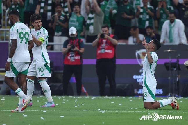 골 세리머니를 펼치는 갈레노(오른쪽). /AFPBBNews=뉴스1