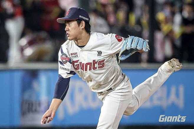 롯데 투수 박세현(사진)은 4일 사직구장에서 열릴 '2025 신한 SOL Bank KBO 리그' NC와 주말 3연전 마지막 경기를 앞두고 1군 엔트리에서 빠졌다. 많은 공을 던져 휴식이 필요하고, 롯데는 추격조 한자리를 정우준으로 채웠다. 롯데 자이언츠