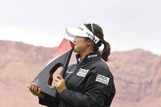 미국여자프로골프(LPGA) 투어 블랙 데저트 챔피언십에서 우승한 유해란.(사진/뉴시스)