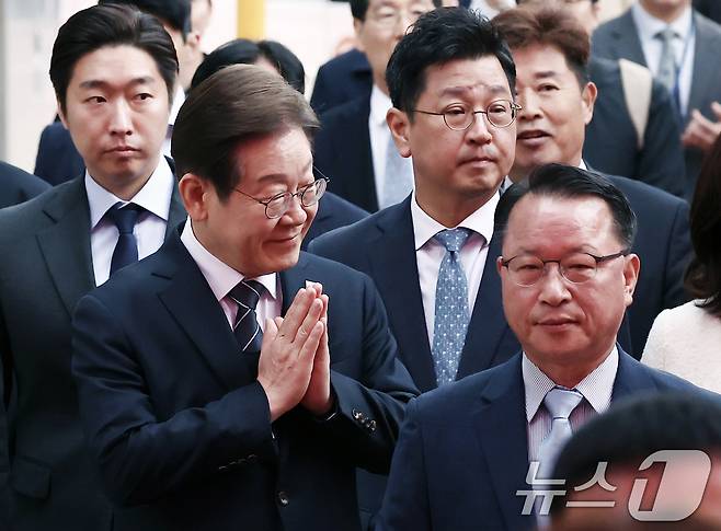 이재명 더불어민주당 대통령 후보가 5일 오전 서울 종로구 조계사에서 열린 불기 2569년 부처님오신날 봉축법요식에 참석하고 있다. 2025.5.5/뉴스1 ⓒ News1 김민지 기자