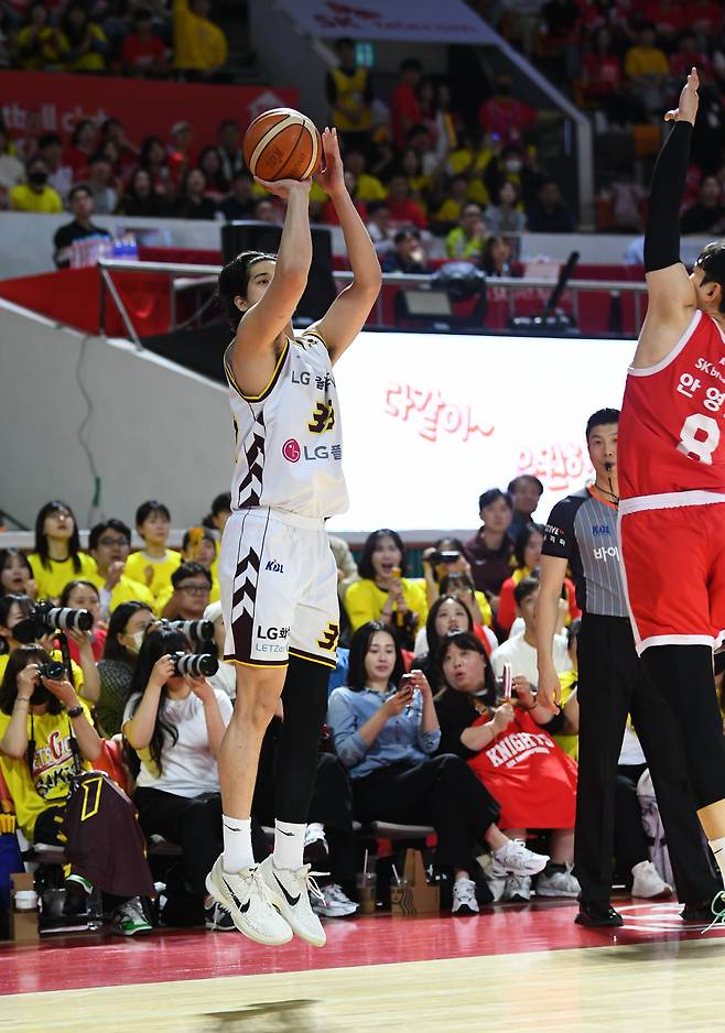 LG 아시아쿼터 타마요는 이번 챔프전 최고의 X펙터다. 사진제공=KBL