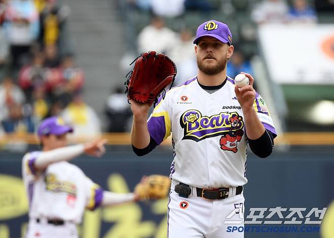 5일 잠실구장에서 열린 두산 베어스와 LG 트윈스의 경기. 두산 콜어빈이 숨을 고르고 있다. 잠실=박재만 기자 pjm@sportschosun.com/2025.05.05/