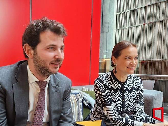 보봉인프라스트럭처파트너스의 그웨놀라 샴봉(Gwenola Chambon) 대표(오른쪽)와 무니르 콤(Mounir Corm) 부대표가 지난달 24일 서울 여의도 페어몬트호텔에서 아시아경제와 인터뷰하고 있다. 김대현 기자