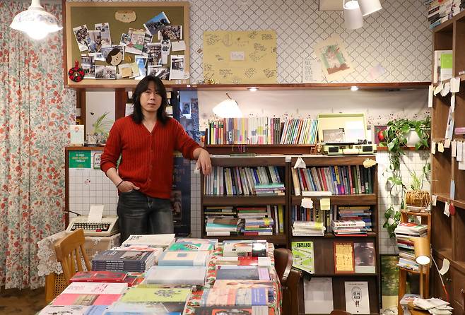 정웅 대표는 "엔지니어들 사이에선 문학 책을 읽는다는 게 쓸데 없는 행동으로 여겨졌다"며 "회사에서는 절대 책을 꺼내지 않았다"며 웃었다. /박성원 기자