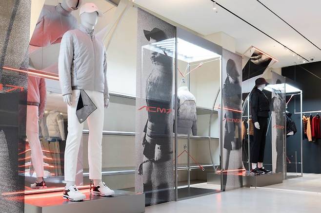 데상트골프 2025 비전 쇼케이스에서 공개된 FW 신규 '아크먼트' 라인. 데상트코리아 제공