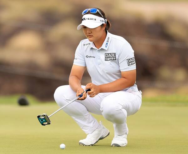 2025년 미국여자프로골프(LPGA) 투어 신설 대회인 블랙 데저트 챔피언십에서 와이어 투 와이어 우승을 차지한 유해란 프로가 최종라운드에서 경기하는 모습이다. 사진제공=Getty_LPGA